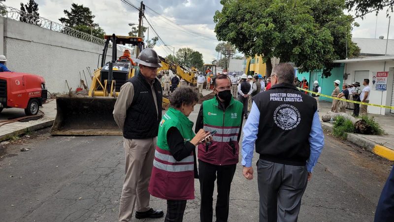 Hallan toma clandestina de combustible en Iztacalco