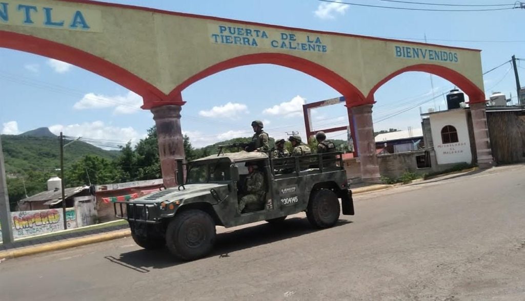Llegan 300 militares a Tuzantla, Michoacán