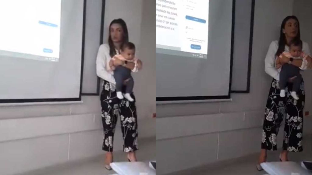 Maestra cuida al bebé de su alumna para que pueda poner atención a la clase