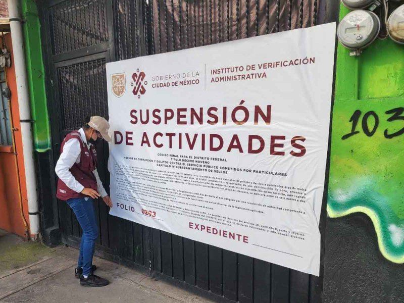 Suspenden 4 chelerías en la Venustiano Carranza por no tener permisos