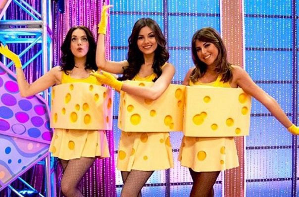 Daniella Monet, 'Trina' en ‘Victorious’, se suma a las denuncias de sexualización en Nickelodeon