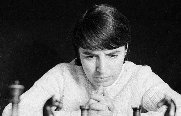 Netflix indemnizará a ajedrecista que inspiró la serie 'Gambito de Dama'