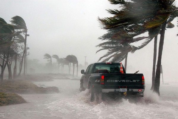 Se suspenden clases en Los Cabos y La Paz ante el arribo de la tormenta tropical 'Javier'