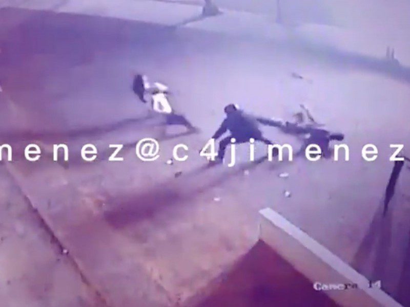 Tres sujetos golpean y asaltan a mujer en calles de la Miguel Hidalgo #VIDEO