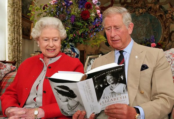 El rey Carlos llora la muerte de Isabel II: "es un momento de gran tristeza"