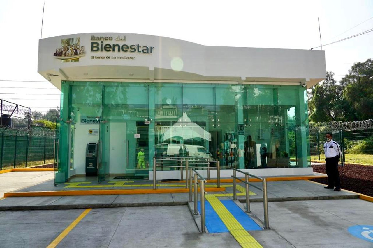 AMLO reconoce que falló sistema del Banco del Bienestar para dispersar pensiones