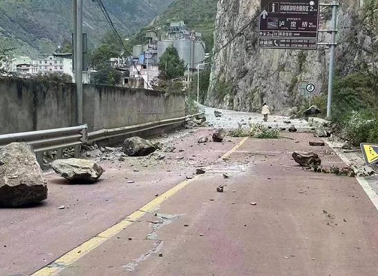 Sube a 46 el número de muertos tras sismo de 6.8 grados en China