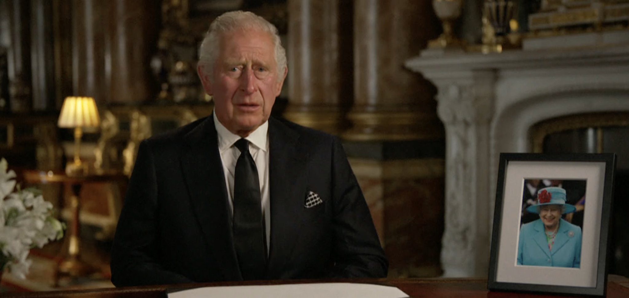 El Rey Carlos III asegura que sostendrá “promesa de servicio” de su madre Isabel II