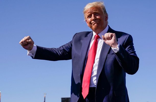 Jueza permite a Trump que experto revise documentos incautados