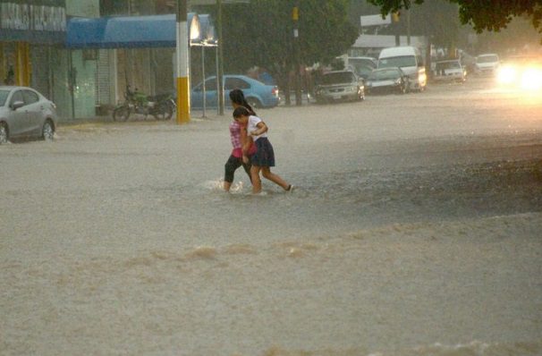 NL suspende también clases en turno vespertino ante fuertes lluvias