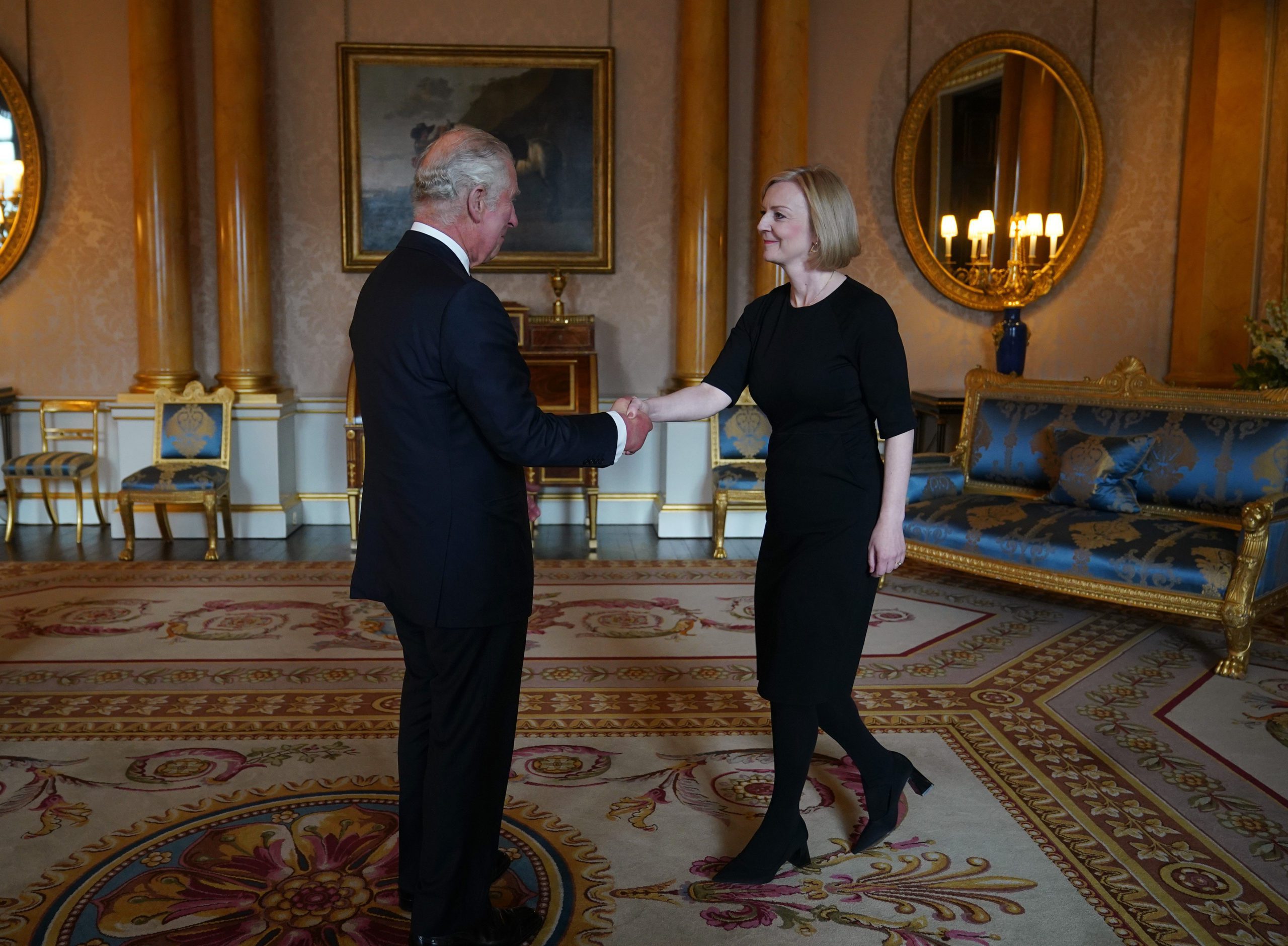 El rey Carlos III se reúne por primera vez con la primera ministra Liz Truss