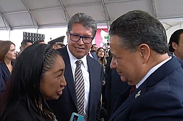 Abuchean a Ricardo Monreal en toma de protesta de Julio Menchaca #VIDEO