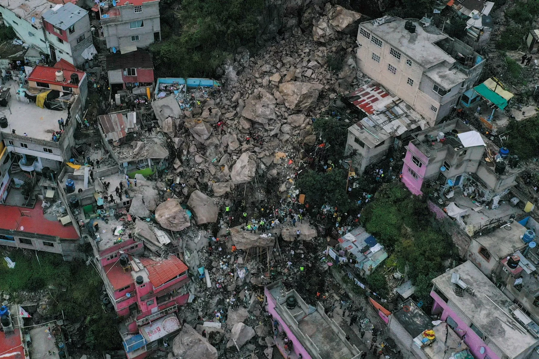 Tras un año, reubicarán a familias afectadas por derrumbe del Chiquihuite
