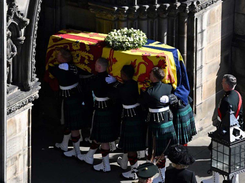 AMLO es invitado a funeral de Isabel II, pero asistirá Ebrard en su lugar