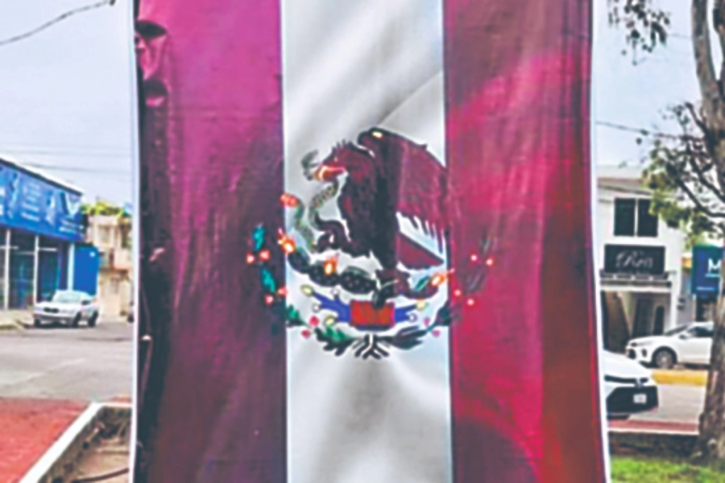 Cambian en Nayarit los colores de la bandera de México por el guinda de Morena