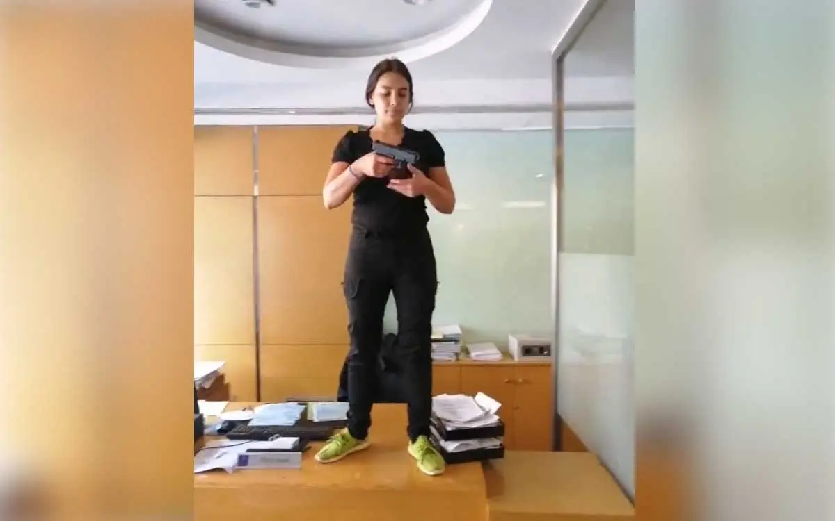 Mujer toma banco en Líbano para pagar tratamiento médico de su hermana #VIDEO