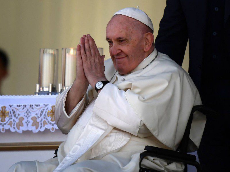 El Papa Francisco advierte que “la religión no puede justificar la guerra”