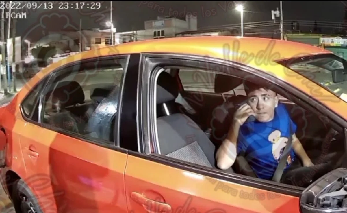 Exhiben a sujeto que huyó tras llenar el tanque de su auto en Chalco #VIDEO