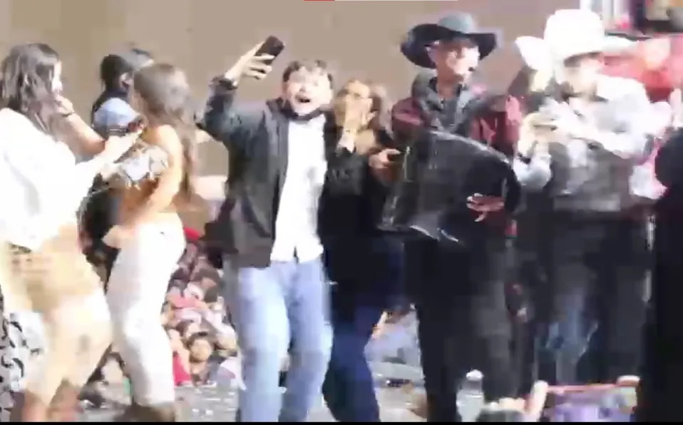Multitud toma de escenario en la Feria Nacional de Zacatecas