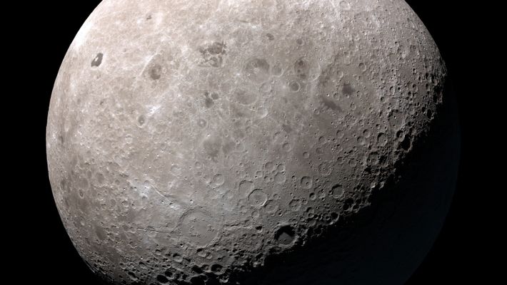 Científicos de China descubren un nuevo mineral en la Luna
