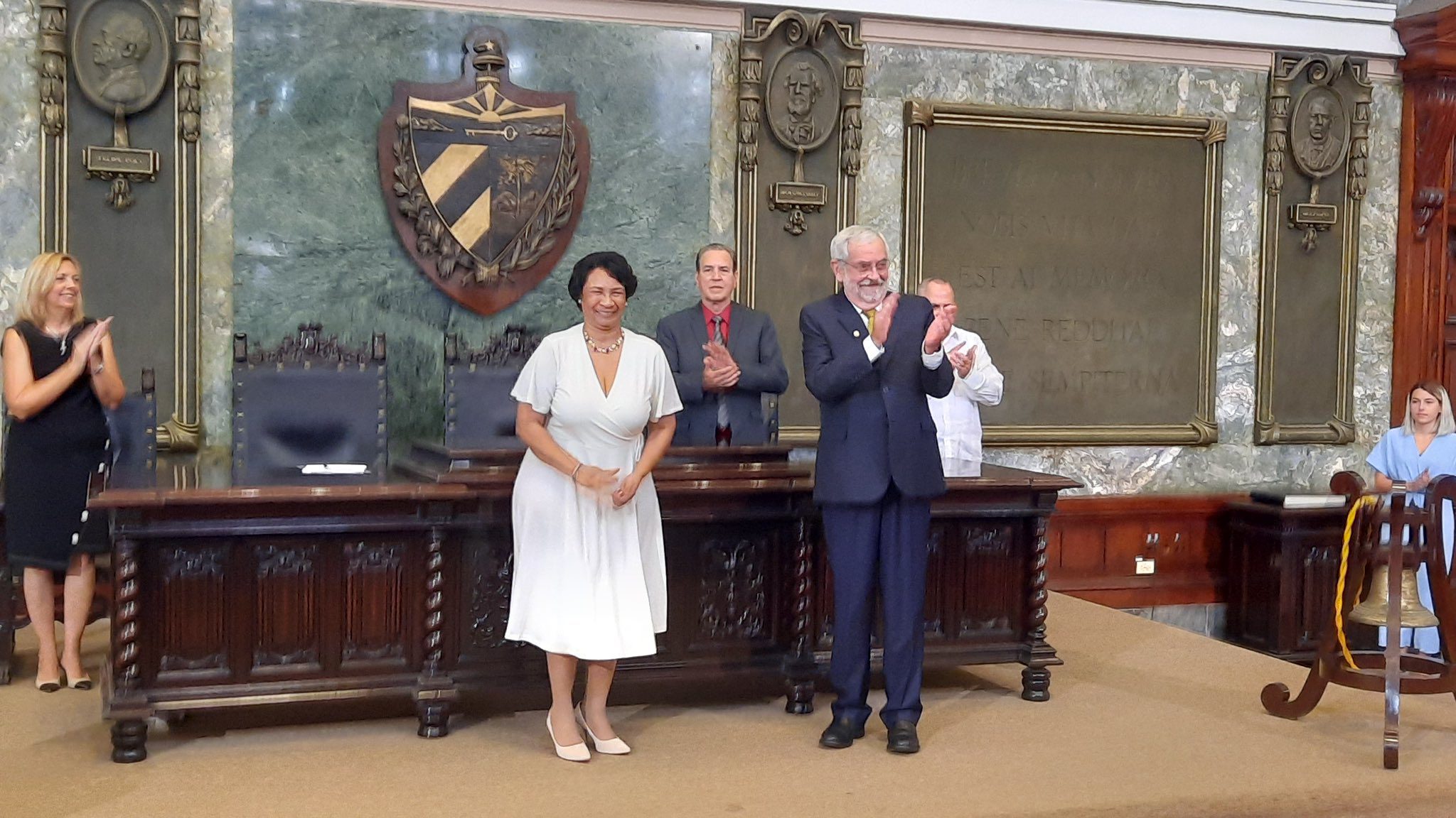 Enrique Graue, rector de la UNAM, defiende presencia de médicos cubanos en México