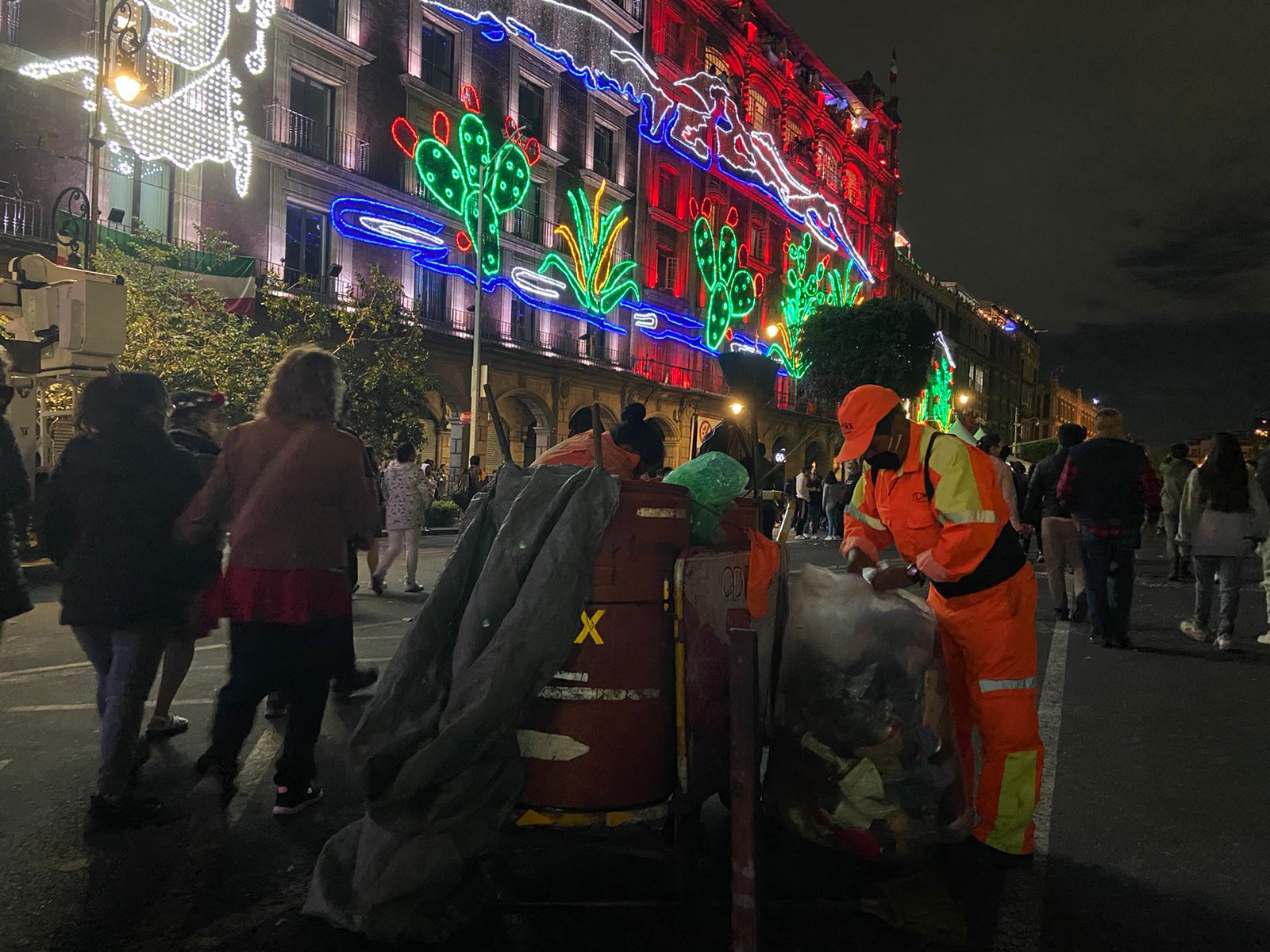 140 mil personas acudieron al concierto de Los Tigres del Norte en el Zócalo de CDMX