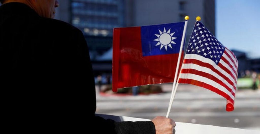 Biden afirma que EU defendería a Taiwán ante invasión de China