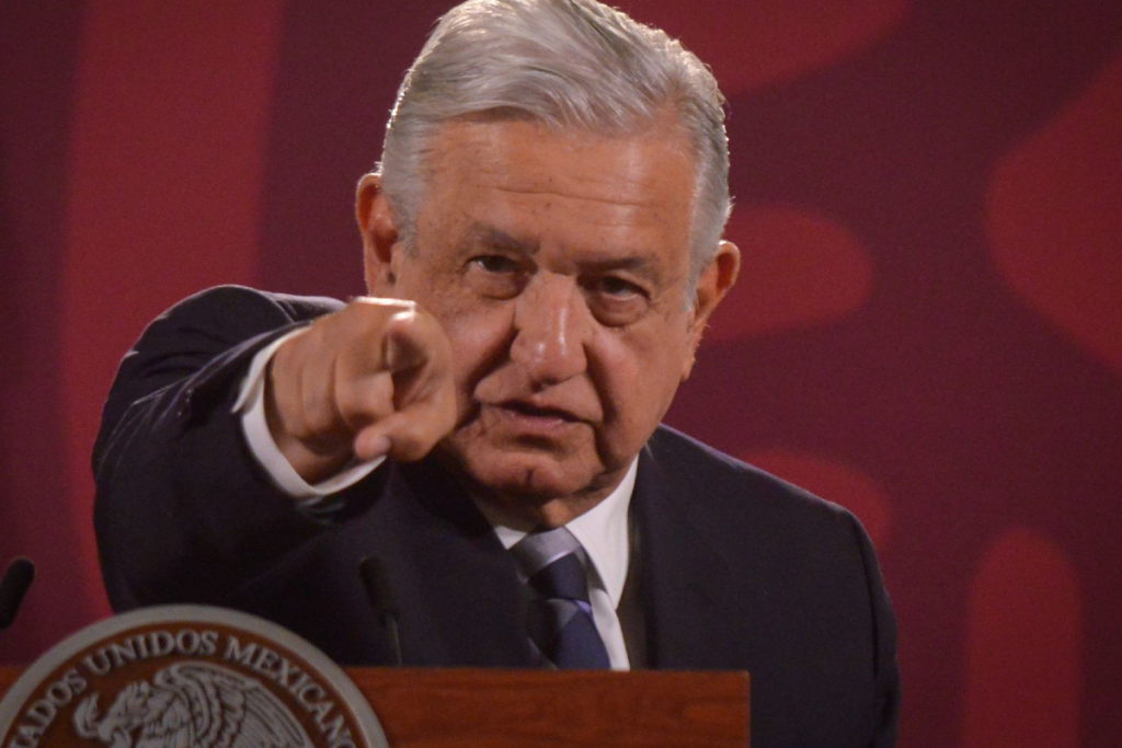 Ante especulaciones, AMLO reconoce que sí toma medicamentos