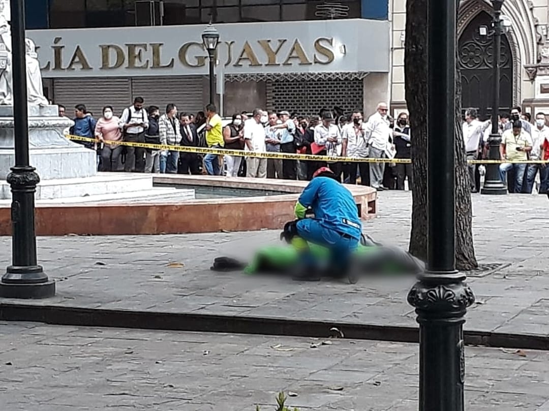 Asesinan en Ecuador a fiscal de feminicidios frente a sede de Gobierno