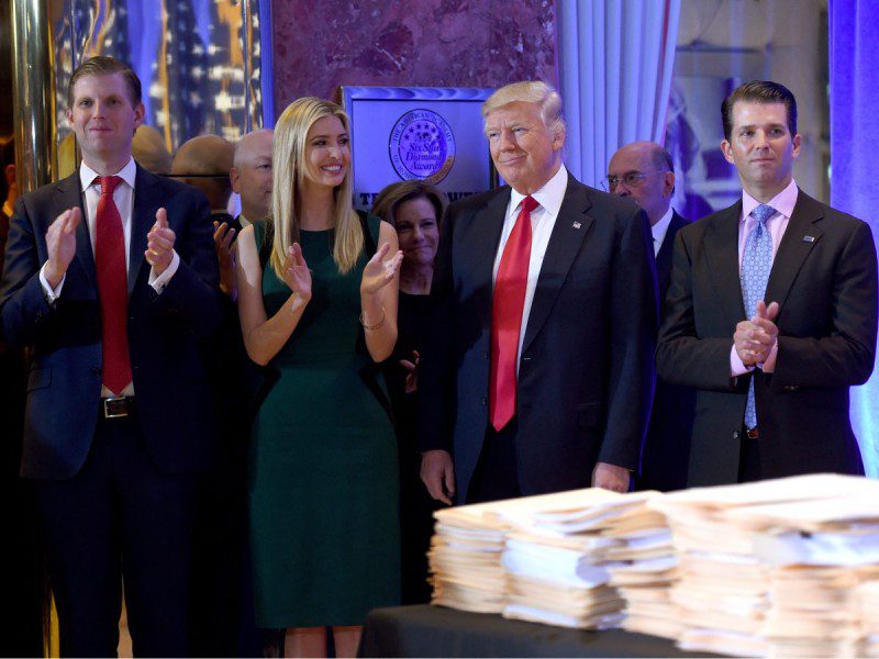 Fiscal de NY demanda a Donald Trump y a sus hijos por fraude
