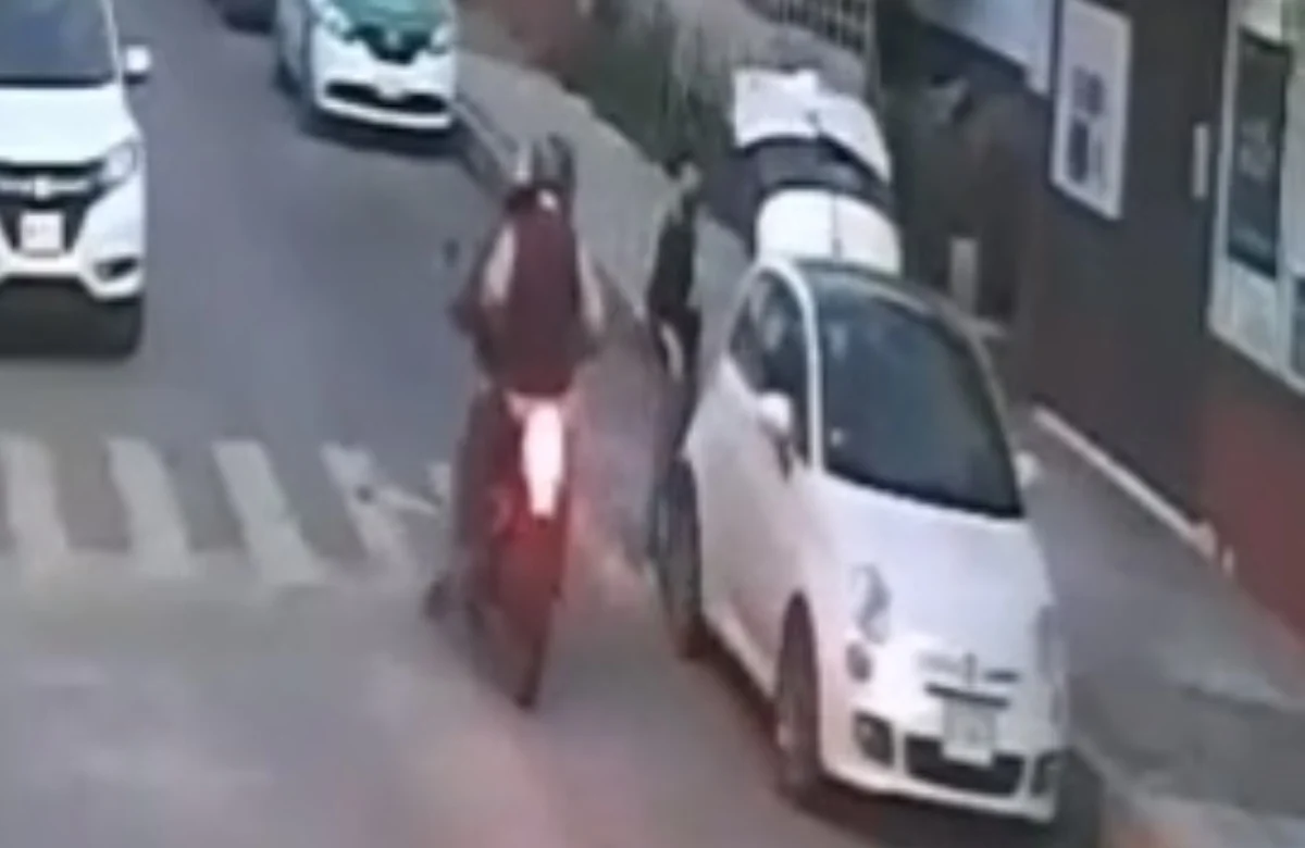 Motosicarios matan a subdirectora de primaria y dejan herido a niño en Veracruz #VIDEO