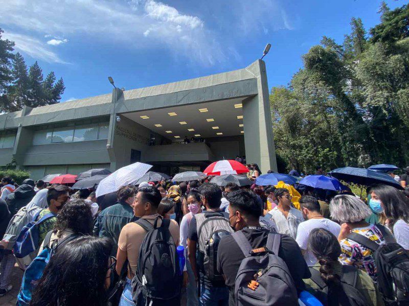 Estalla paro en la FES Acatlán tras enfrentamiento entre estudiantes y profesores #VIDEOS
