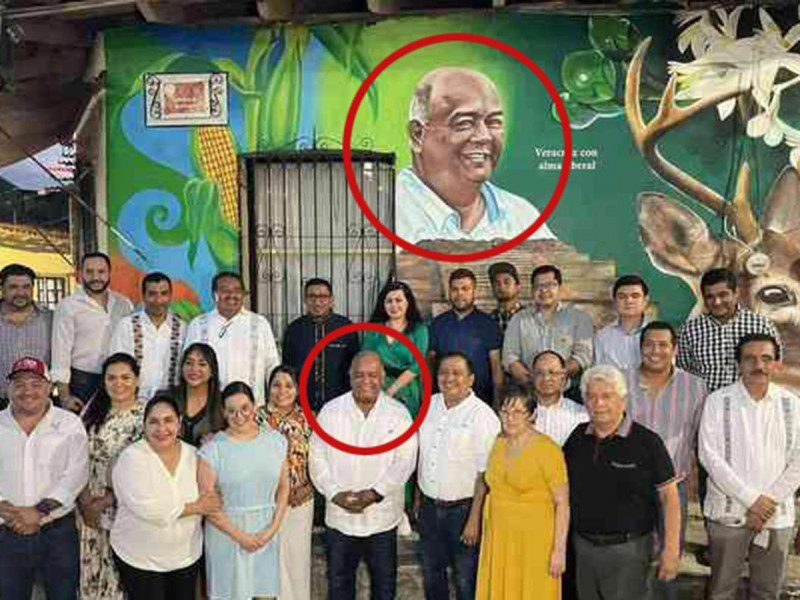 Critican a titular de Segob en Veracruz por mural con su rostro