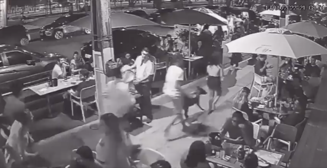 Clase de CrossFit provoca estampida en restaurante #VIDEO