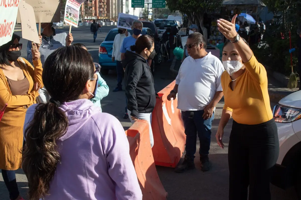 Vecinos loquean Avenida Universidad por apertura de centro comercial Mítikah