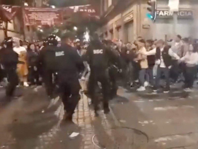 280 mil asistentes a concierto de Grupo Firme en el Zócalo; 215 recibieron atención médica