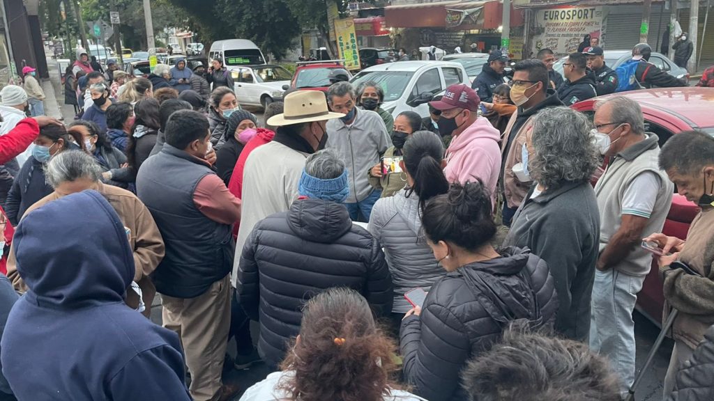 Pobladores bloquean totalmente vía Morelos ante falta de agua en Ecatepec