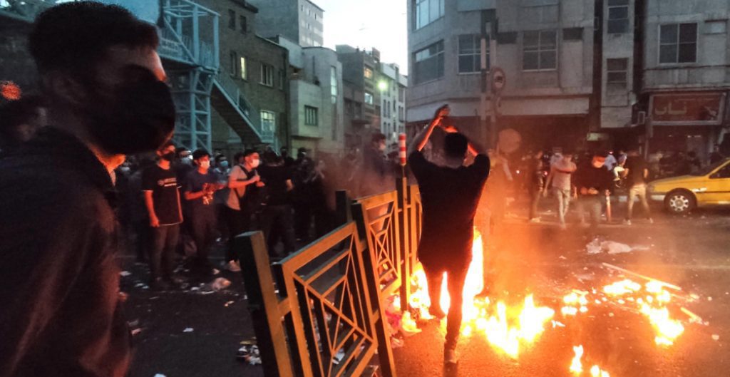 Asesinan a tiros a Hadis Najafi, líder de protestas en Irán por muerte de joven