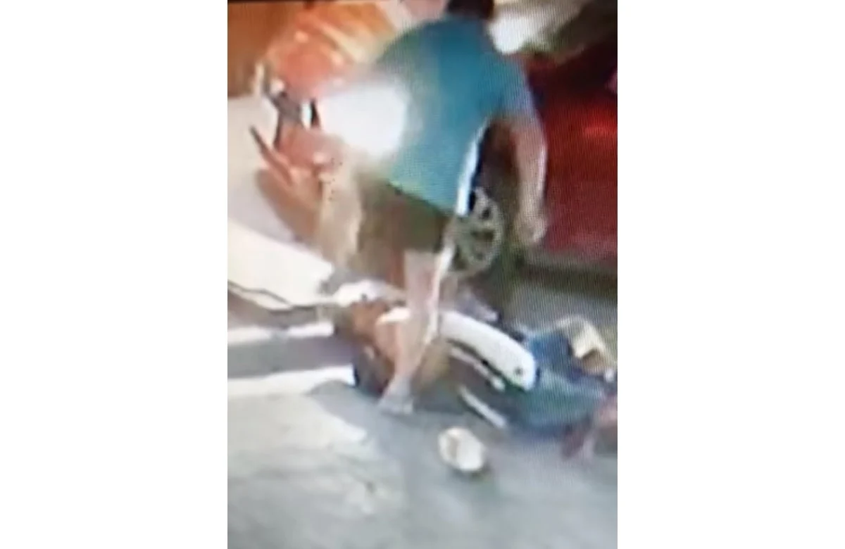Exhiben brutal agresión de automovilista contra ciclista en Tehuacán, Puebla #VIDEO