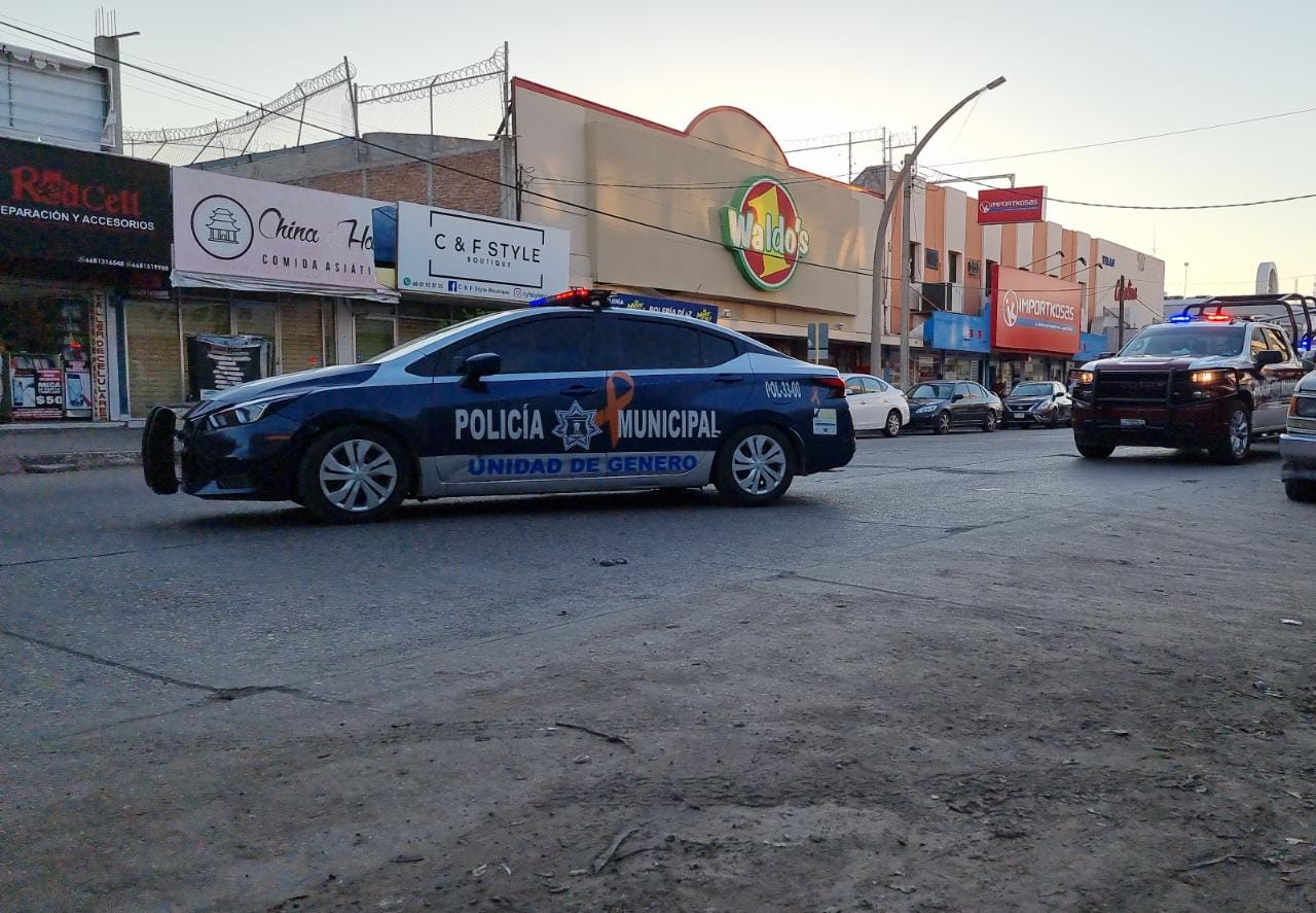 A cinturonazos, mujeres protagonizan pelea en centro de Los Mochis