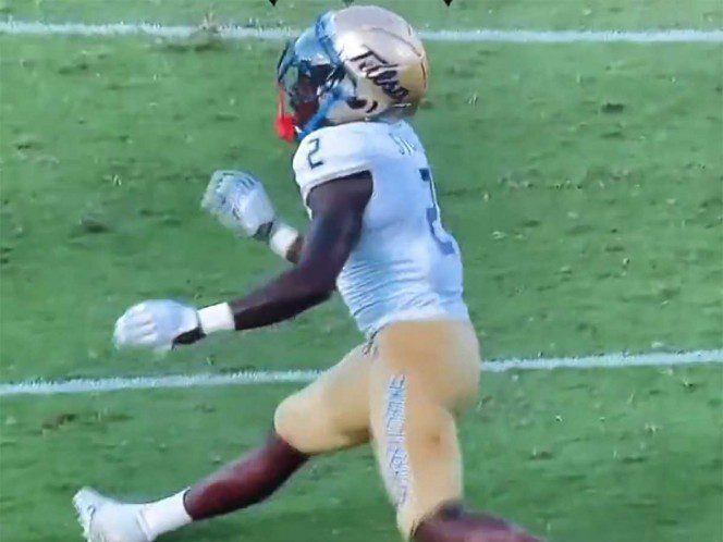 Jugador de americano se convulsiona tras fuerte impacto, pero vuelve al campo #VIDEO