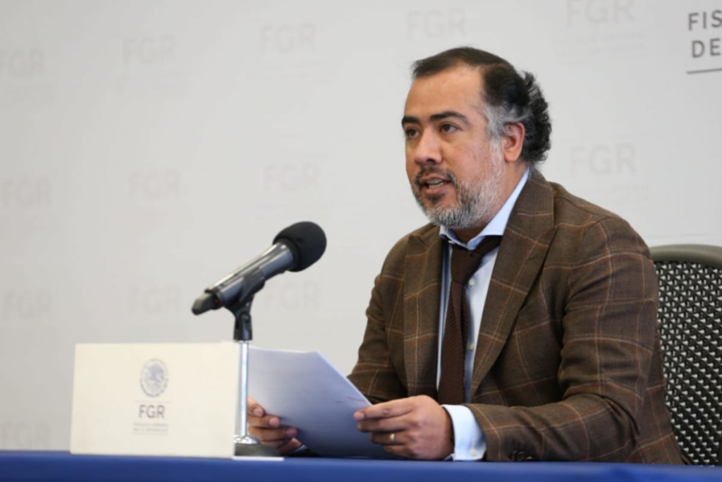 Renuncia el Fiscal Especial para el caso Ayotzinapa por diferencias