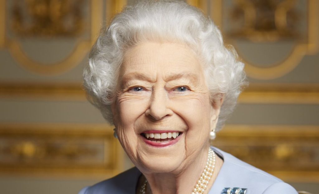 La reina Isabel II murió de "vejez", según su certificado de defunción oficial