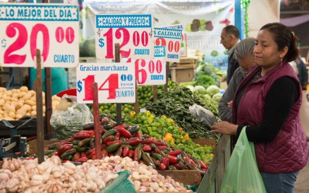 Con paquete contra la inflación se frenará aumento de la canasta básica: AMLO