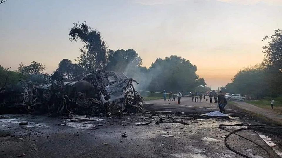 Familias de calcinados en accidente en Ciudad Victoria reciben restos de sus fallecidos