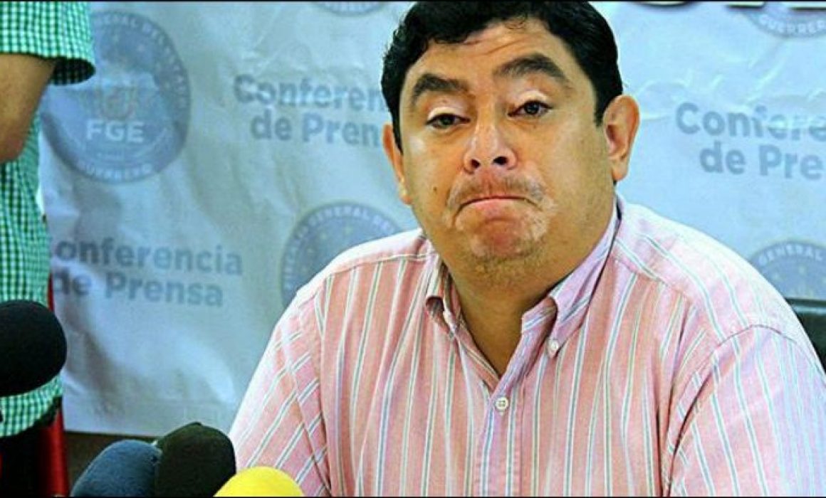 Exfiscal de Guerrero denunciará a fiscal especial del caso Ayotzinapa