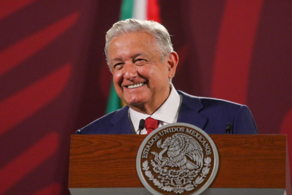 “Yo estoy enfermo": AMLO confirma hackeo a la Sedena e información sobre su salud