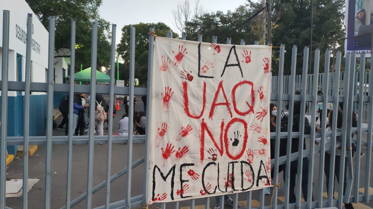 Estudiantes toman la Universidad Autónoma de Querétaro ante denuncias de acoso