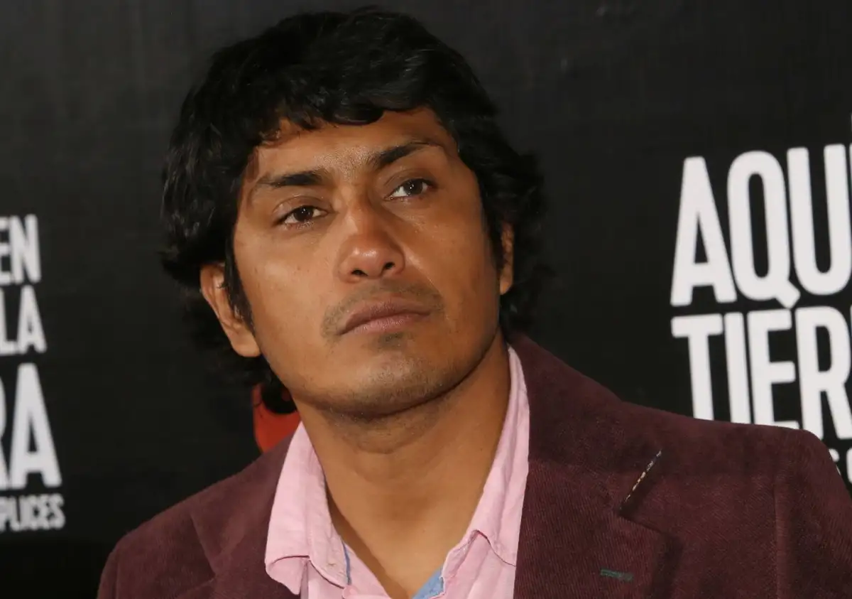 Asaltan al actor Tenoch Huerta en la Condesa, le quitan su celular