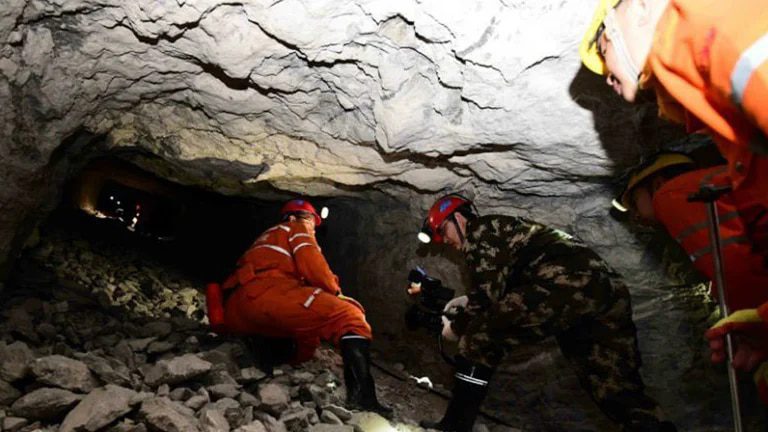 Mina en Indé, Durango, sigue operando tras derrumbe que dejó un muerto